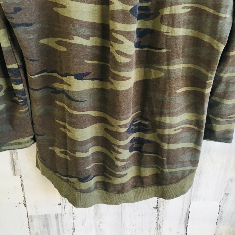 NWT Z Supply Camo Sweatshirt The Weekender Distressed Boho Side Slits S - Picture 12 of 13